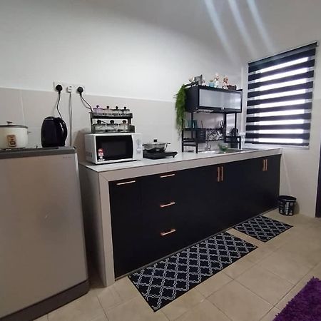 Orked Homestay Seri Iskandar Exterior foto